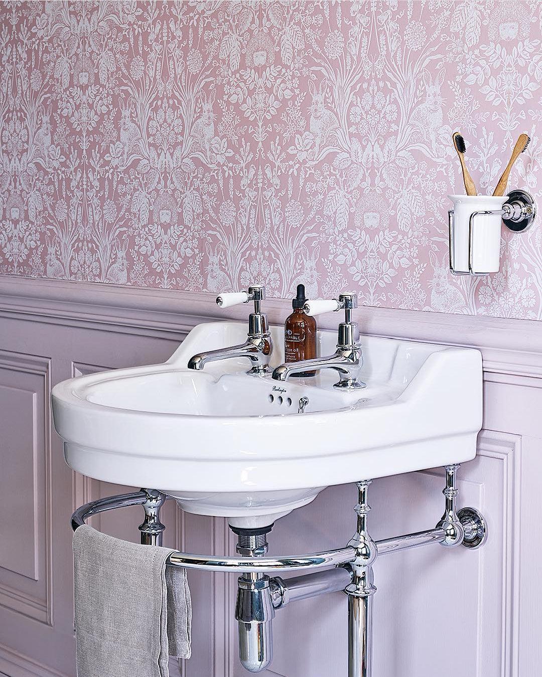Romanette Arc-Shaped Brass Basin Set