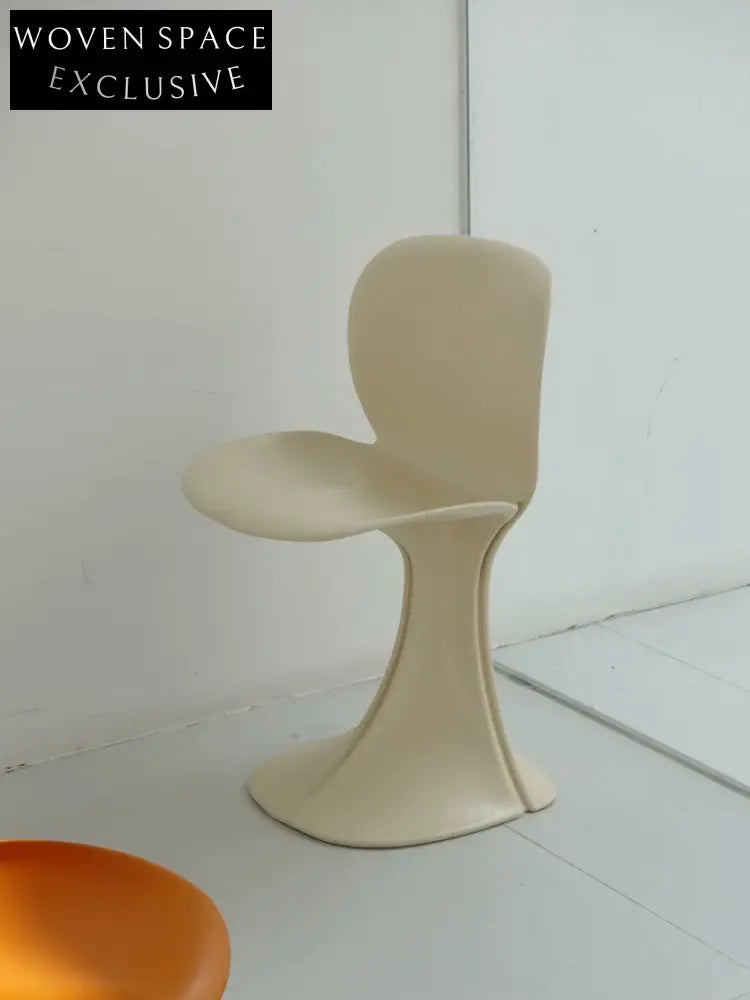 8810 Floral Petal Chair Off-White by Pierre Paulin