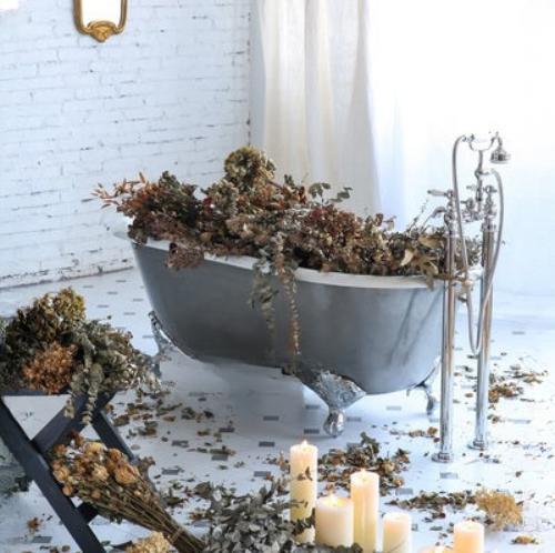 Hebert Polished Cast Iron Chaise Longue Bathtub