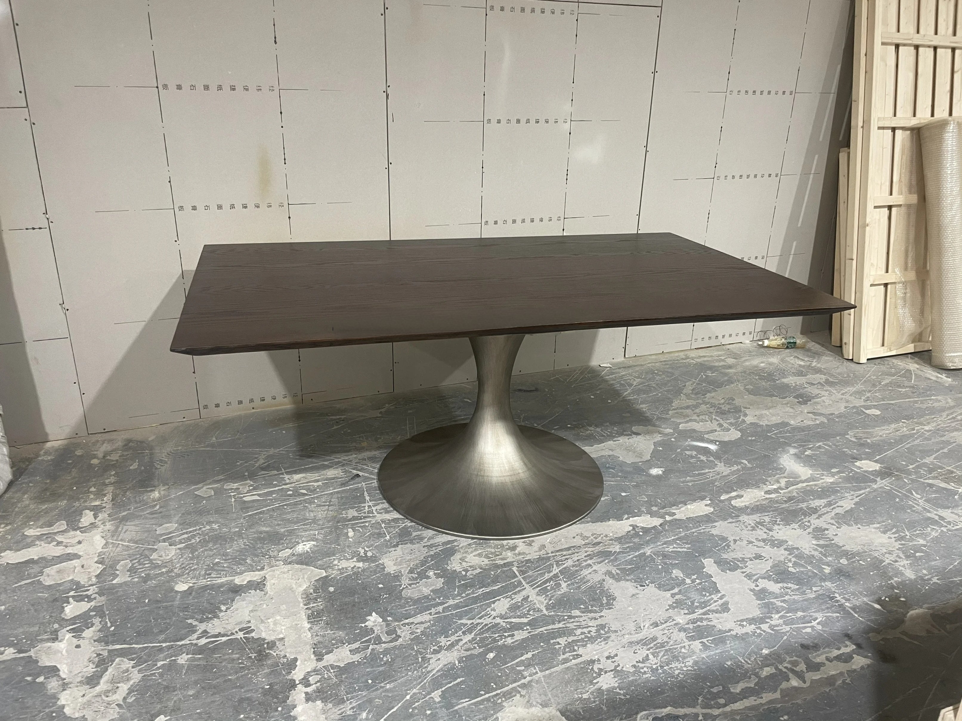 Elegant Customizable Scandinavian Solid Wood Dining Table