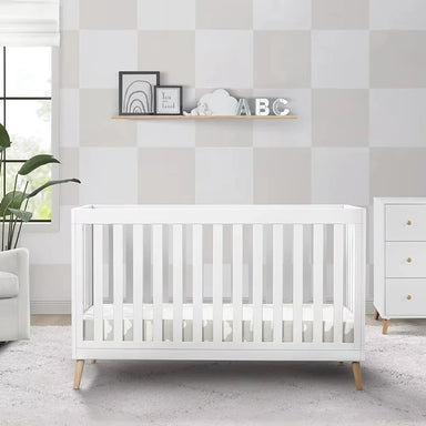 Versatile 5-in-1 Convertible Baby Crib: Adjustable Height, Toddler, Daybed, Full-Size