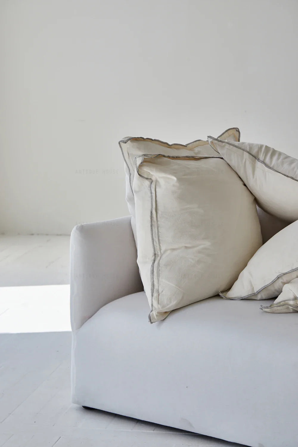 Minimalist Nordic Cloud Sectional Sofa: Modern Living Room Furniture Sleeper Couch Set