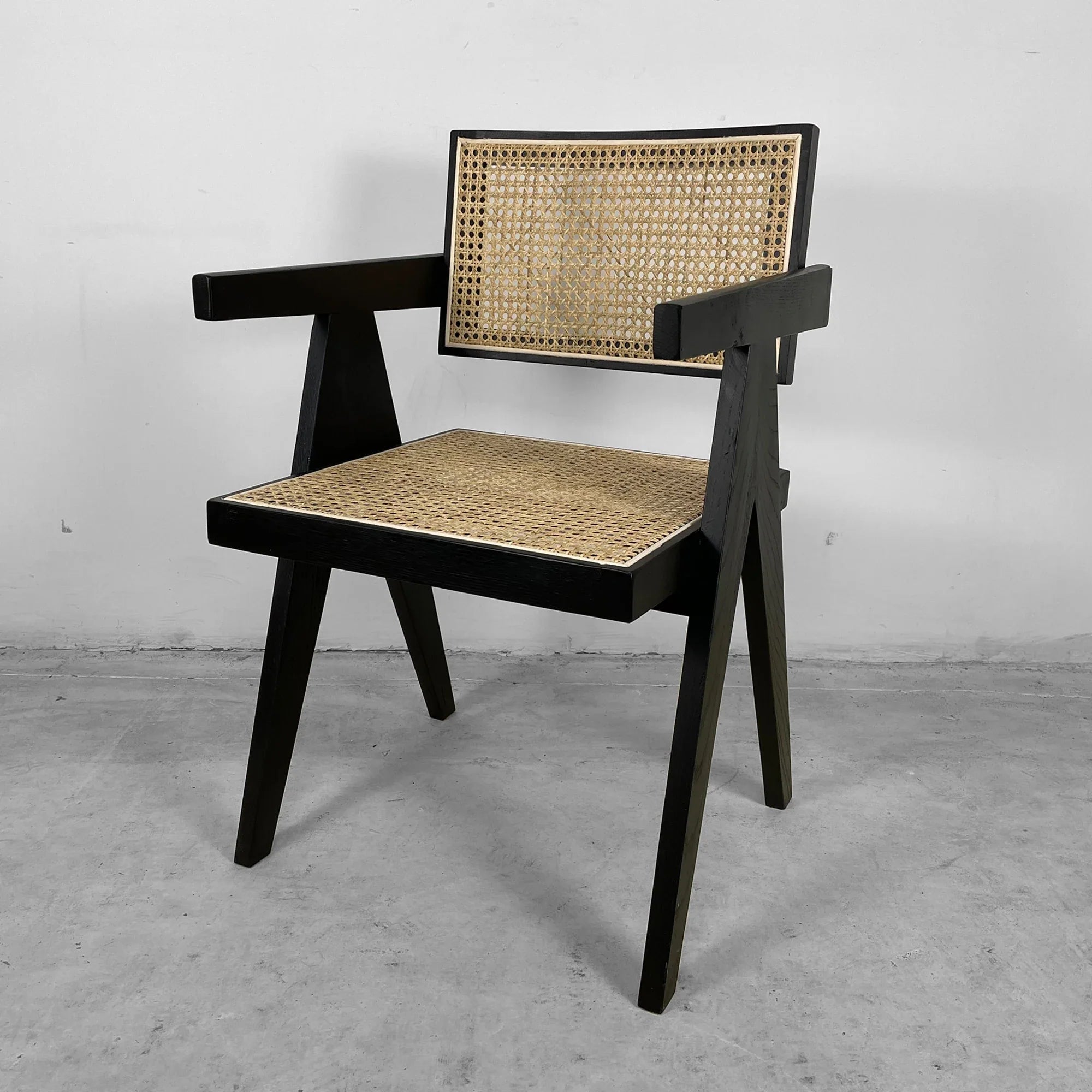 Elegant Black Oak Rattan Dining Chair for Modern Home Restaurant Hotel Wedding