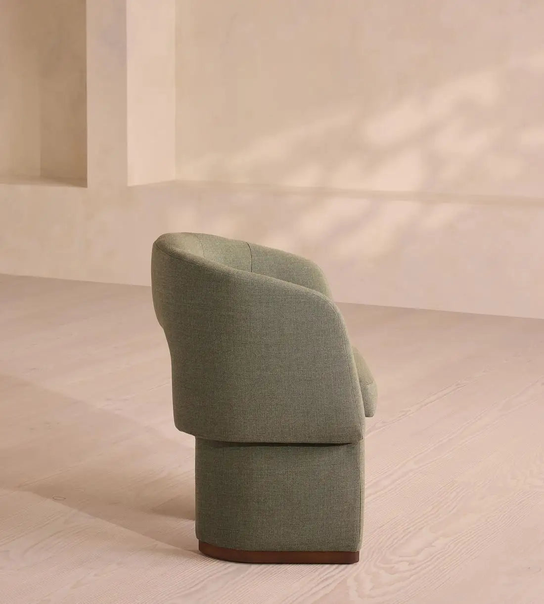 Modern Luxury Single Seat Fabric Sofa with Solid Wood Oak Legs