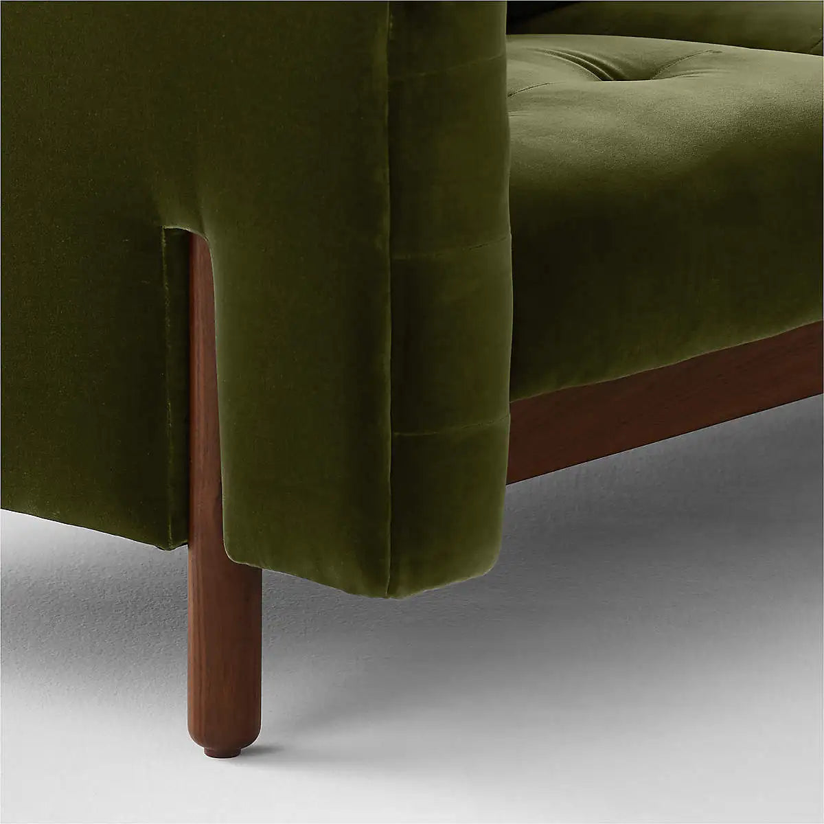 Elegant Mid-Century Modern Green Velvet Sofa - Tufted 81.5 Inch Wood Frame