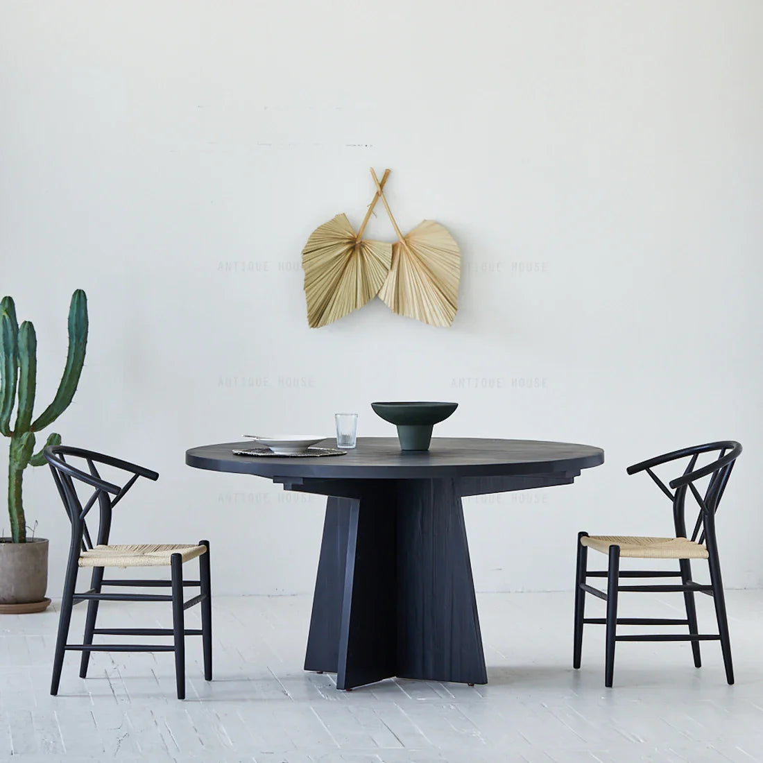 Elegant European Wishbone Dining Chair - Solid Oak Frame, Natural Rope Seat