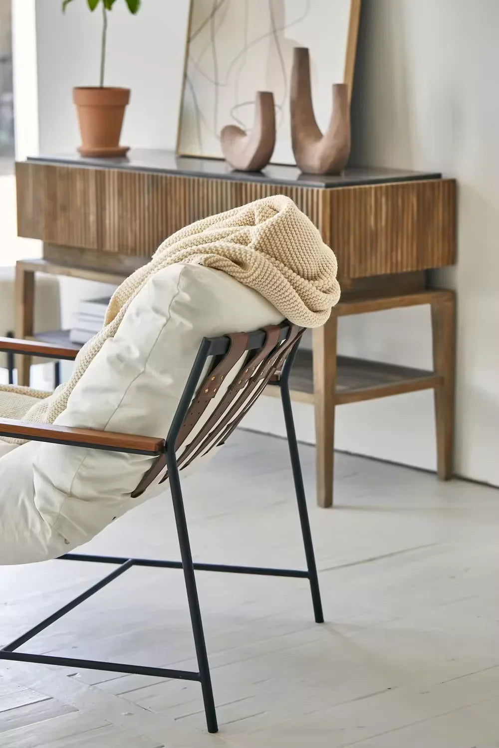 Plush Cloud Armchair: Scandinavian Modern Velvet Accent Chair for Living Room