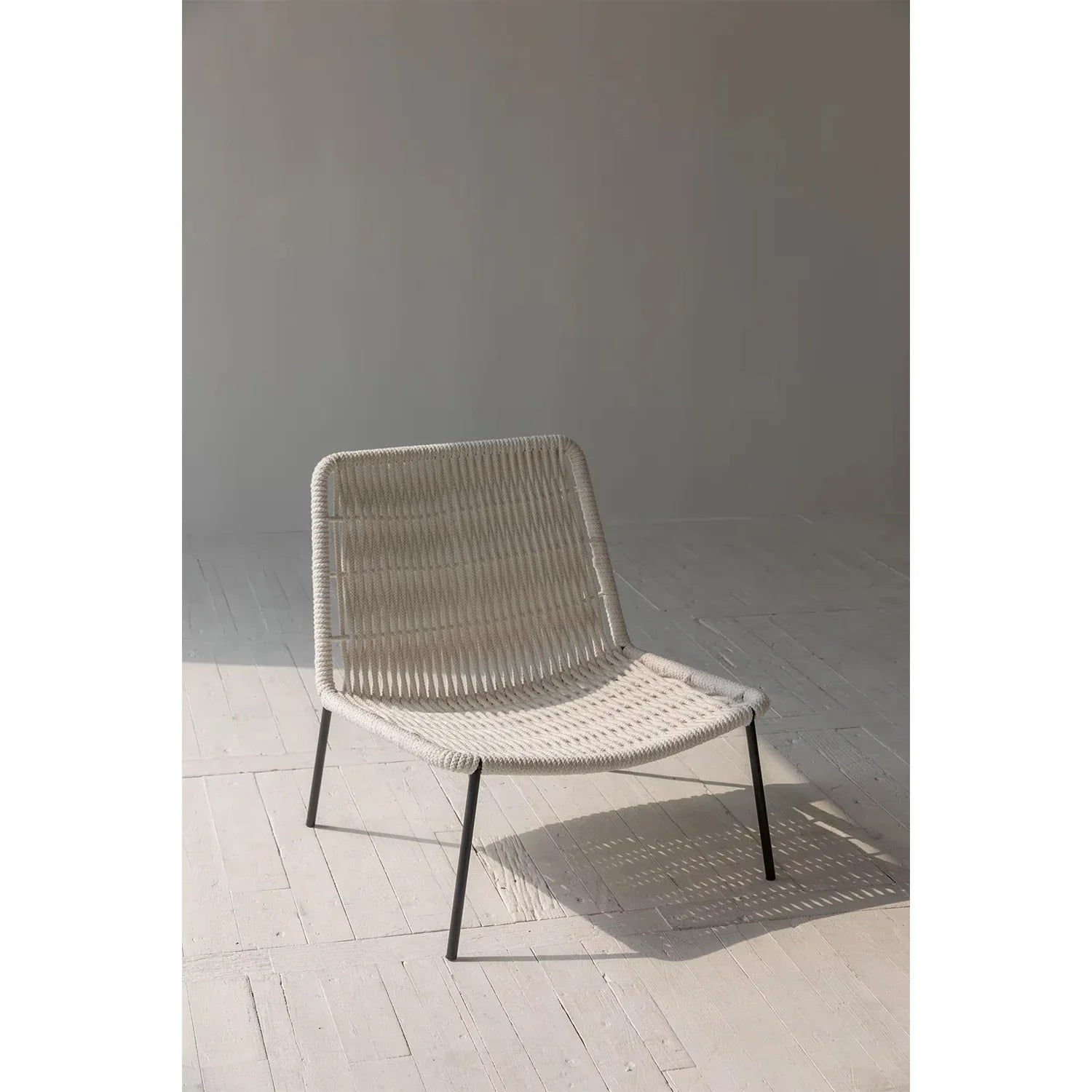Coastal Wabi-sabi Rope Lounge Chair: Minimalist Retro Living Room Furniture