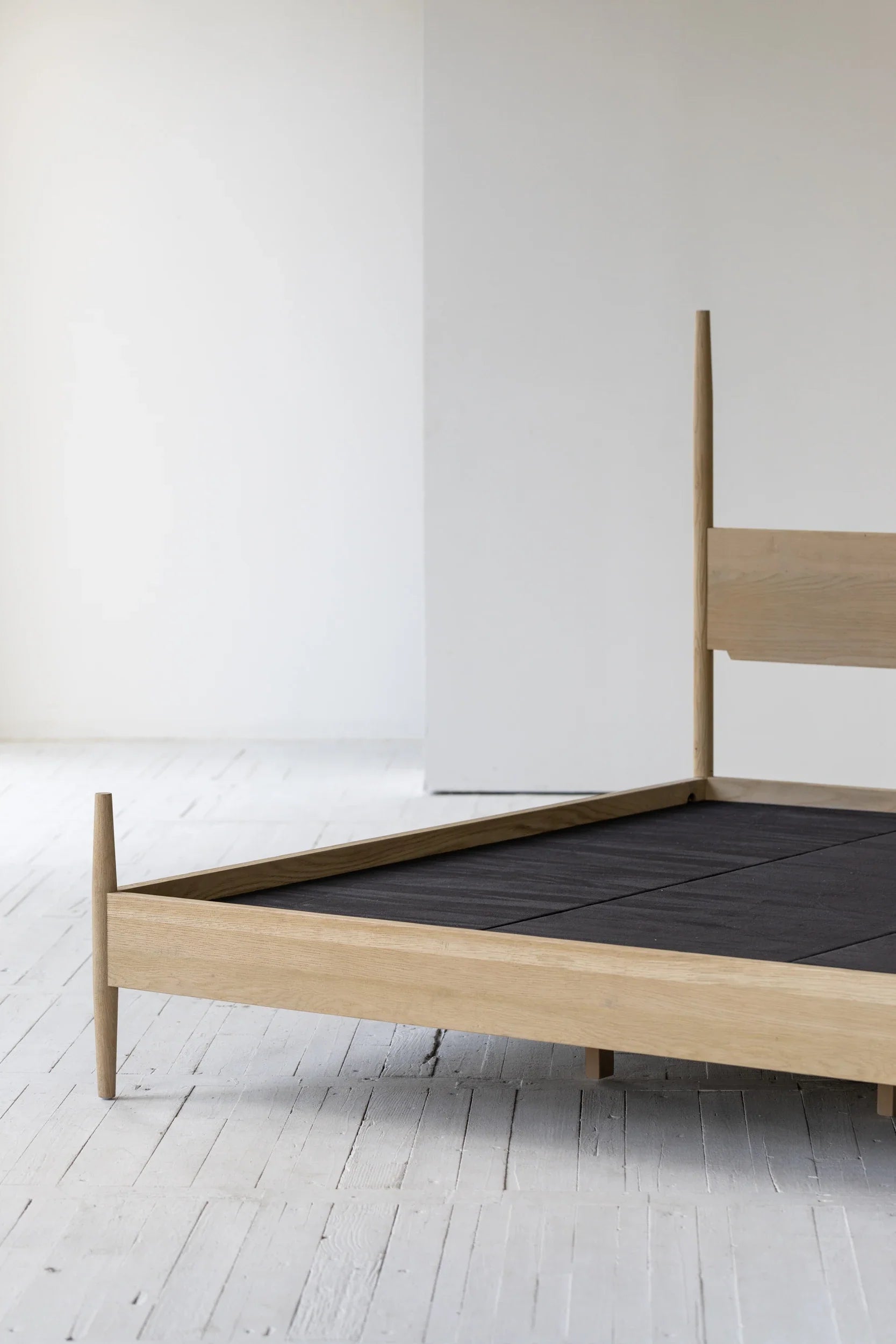 Wabi-Sabi Oak Queen Bed: Modern Geometric Design, Classic Vintage Bedroom Furniture