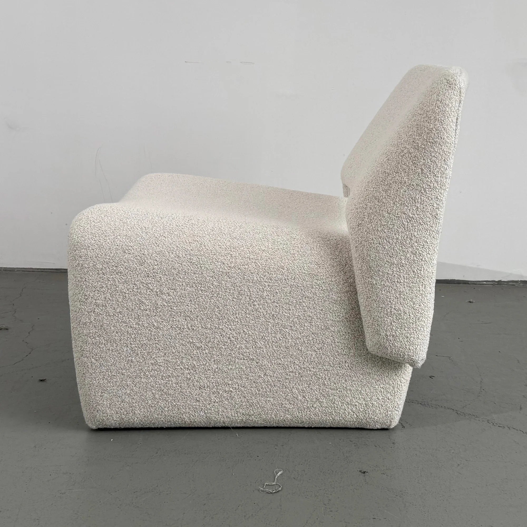 Plush Velvet Boucle Accent Lounge Chair - Modern Solid Wood Design