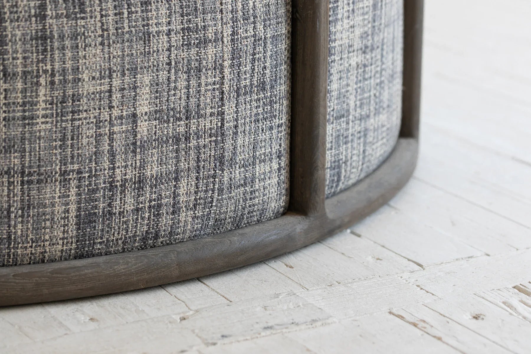 Cozy Nordic Round Accent Chair - Modern Fabric Oak Single Sofa