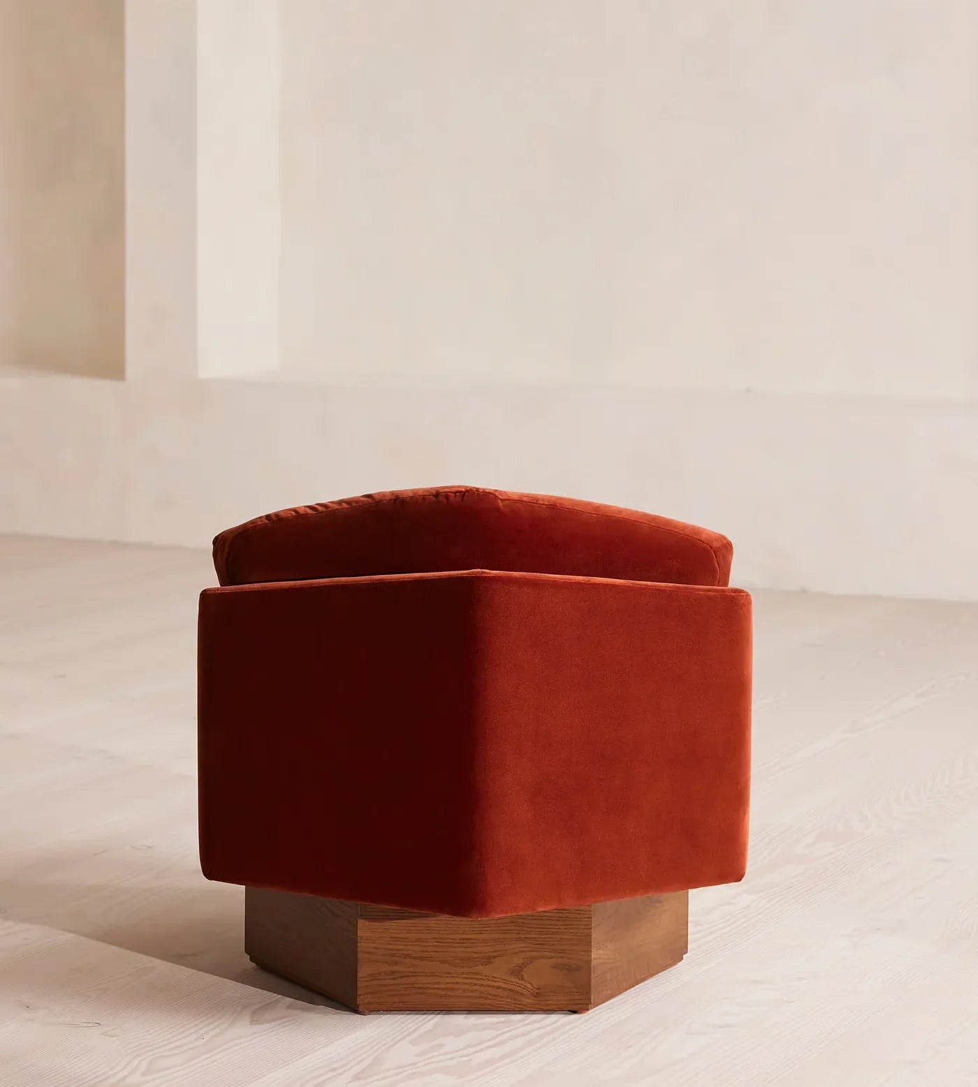 Luxurious Hexagonal Velvet Swivel Living Room Armchair with Solid Oak Base