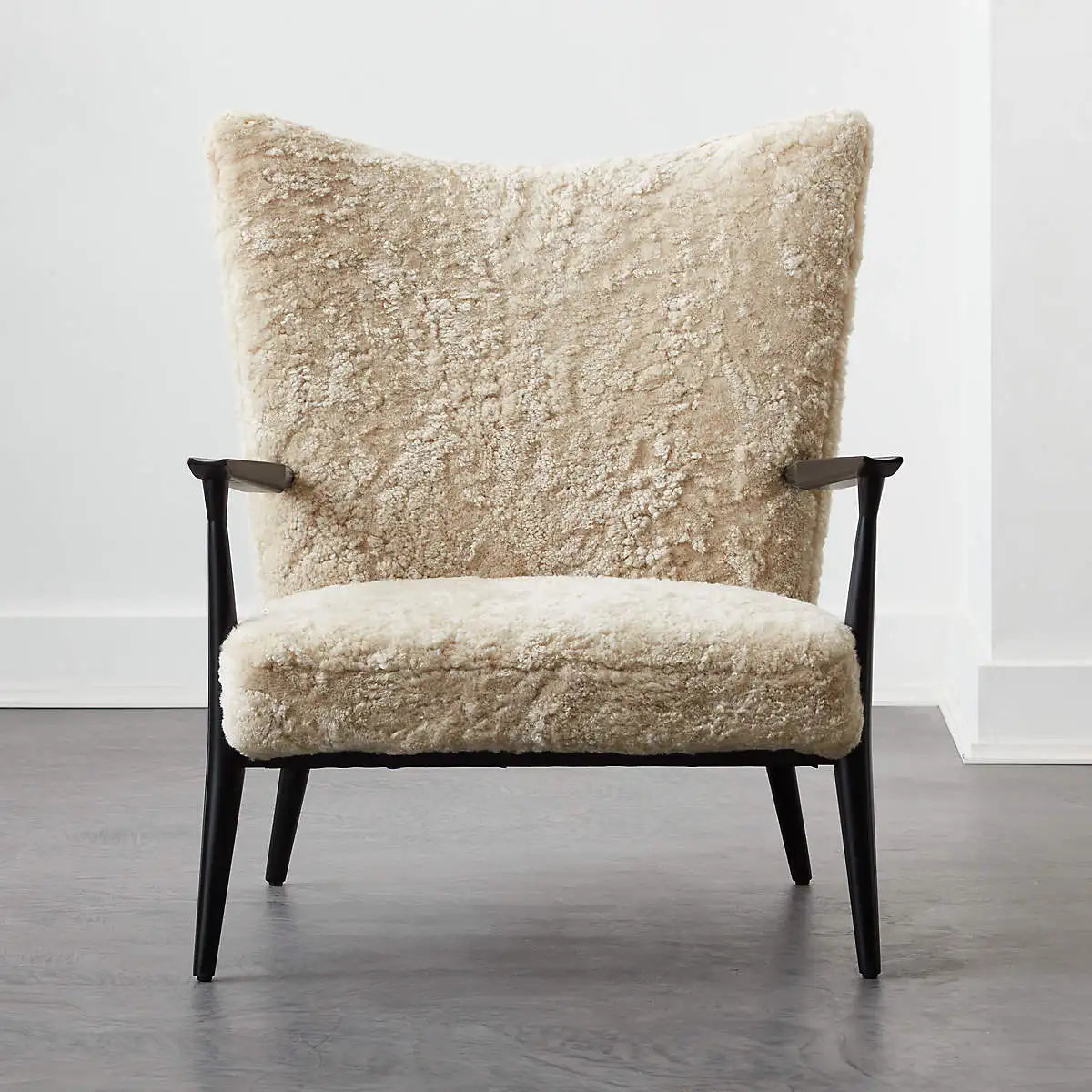 Luxurious Shearling Mid-Century Wooden Accent Lounge Chair - Ultimate Comfort