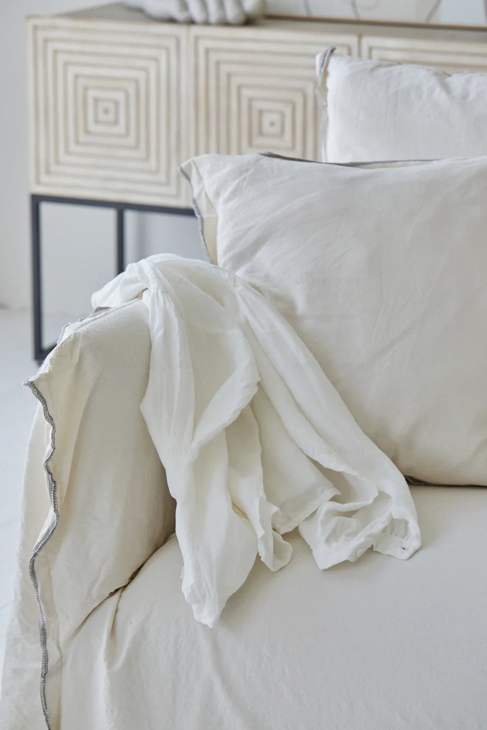 Minimalist Nordic Cloud Sectional Sofa: Modern Living Room Furniture Sleeper Couch Set