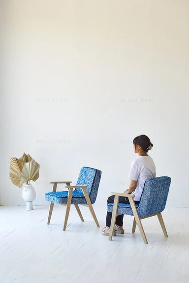 Elegant Mid-Century Modern Japandi Accent Chair - Fabric & Oak Living Room Seating