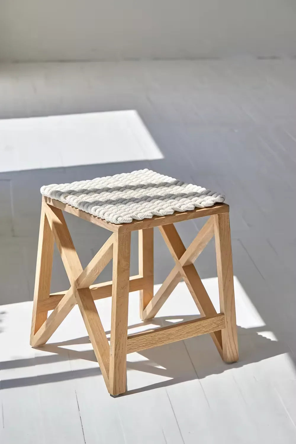 Versatile Scandinavian Modern Wood Stool: Elegant Side Table and Dining Chair