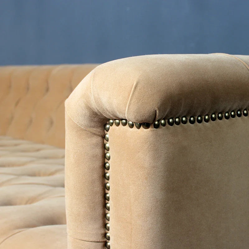 Luxurious Chesterfield Velvet Sofa Couch - Elegant Oak Wood Frame, 3-Seater