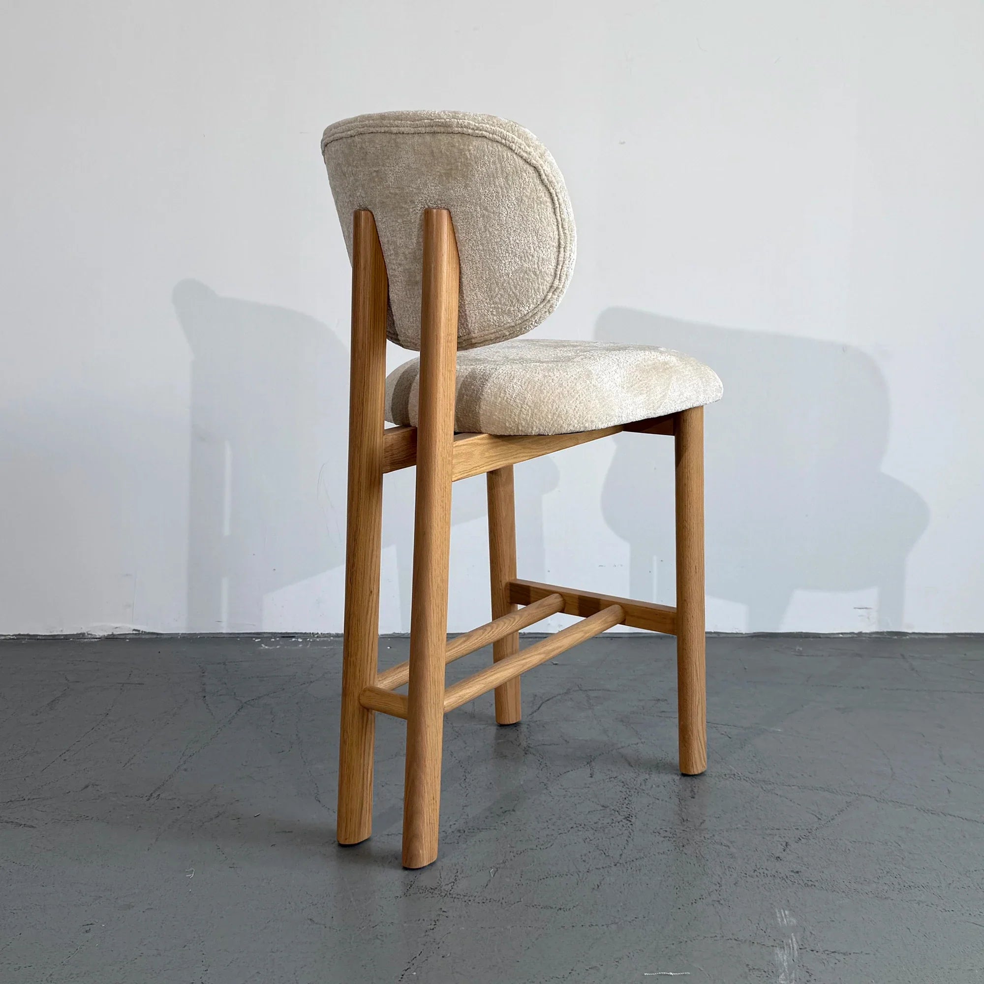 Chic Beige Upholstered Curved Kitchen Stool with Solid Oak Exposed Back