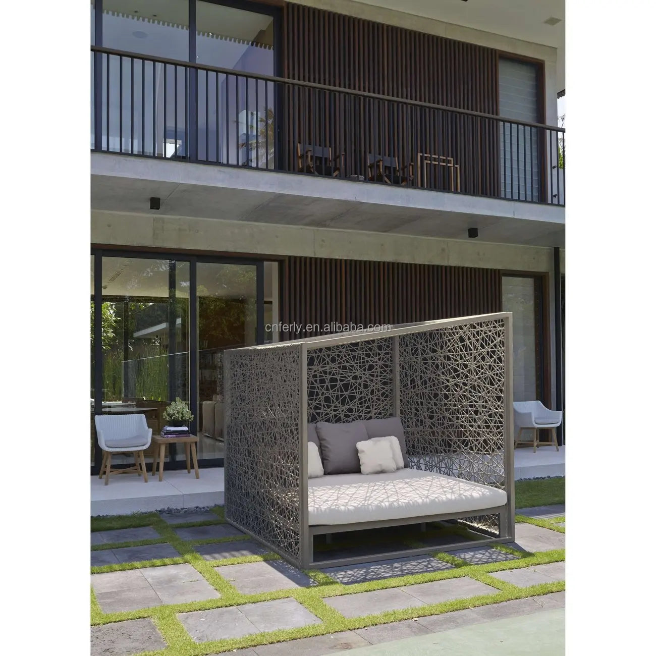 Large All-Weather Rattan Commercial Sunbed for Professional Outdoor Projects