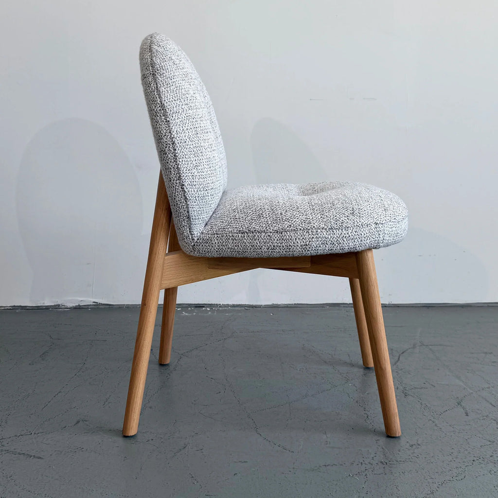 Elegant Solid Oak Wood Dining Chair with Padded Round Back and Seat