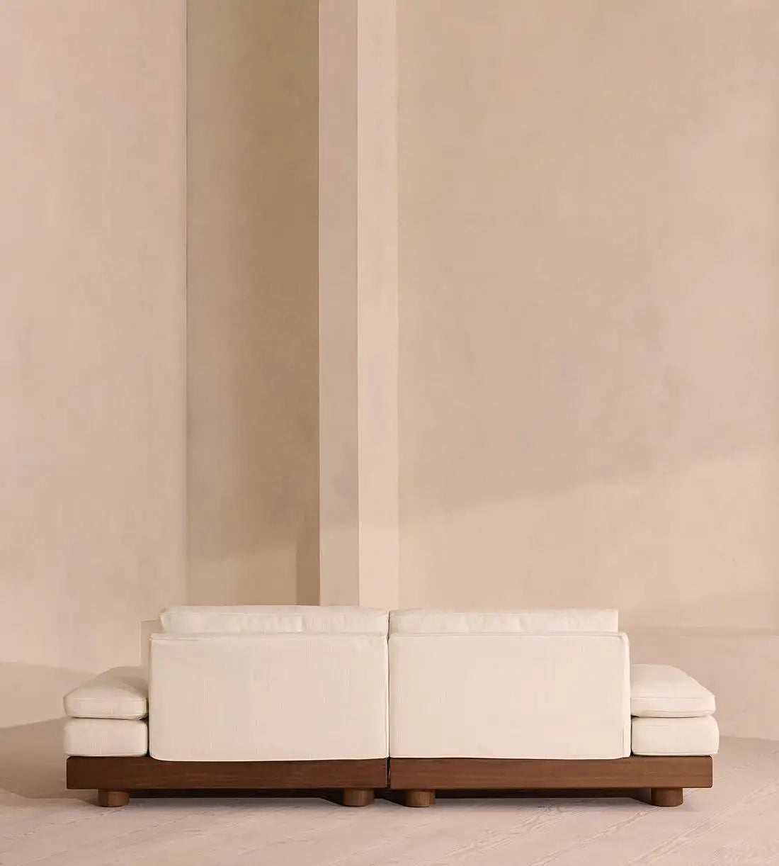 Luxury Fabric Single Sofa Chair with Wooden Legs - Modern Living Room Chaise