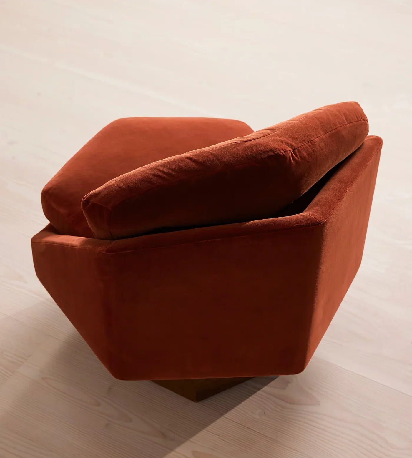 Luxurious Hexagonal Velvet Swivel Living Room Armchair with Solid Oak Base