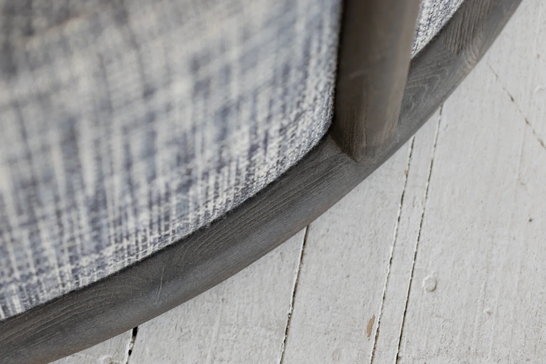 Cozy Nordic Round Accent Chair - Modern Fabric Oak Single Sofa