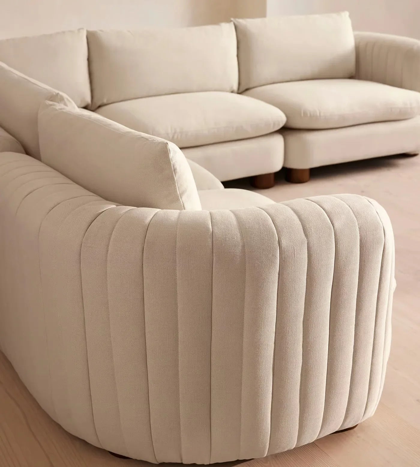 Elegant Modern Chesterfield Sofa Set: Velvet Upholstery, Solid Oak Frame