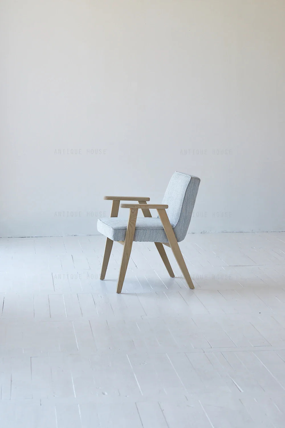 Modern Minimalist Japandi Style Relaxing Living Room Accent Chair