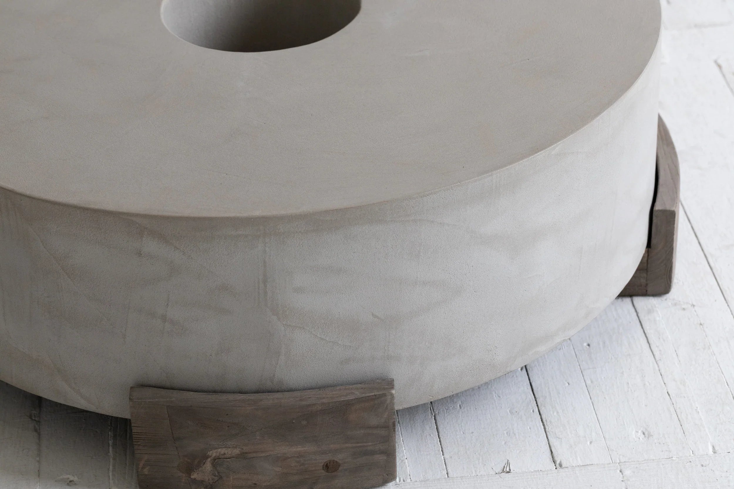 Elegant Mid-Century Concrete Elm Coffee Table for Modern Living Spaces