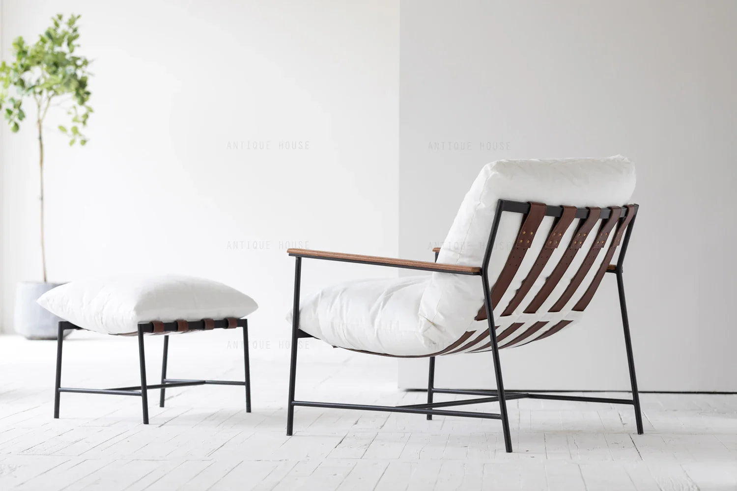 Minimalist Nordic Steel Upholstered Accent Chair Ottoman for Modern Living Spaces