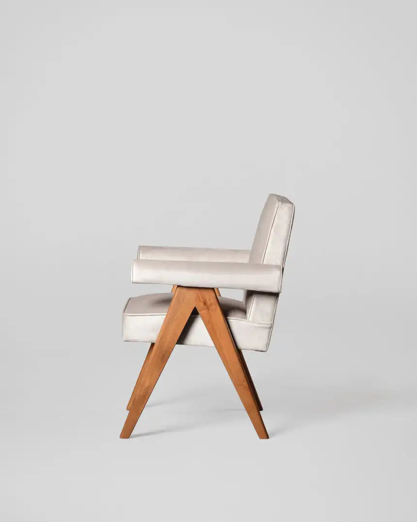Luxury Vintage Velvet Dining Chair with Armrests and Solid Oak Wood Legs