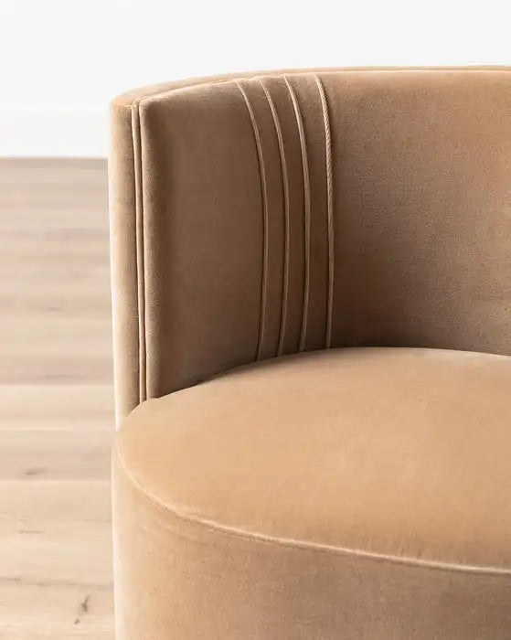 Luxurious Velvet Swivel Dining Chair: Modern Half-Round Back Accent Seating