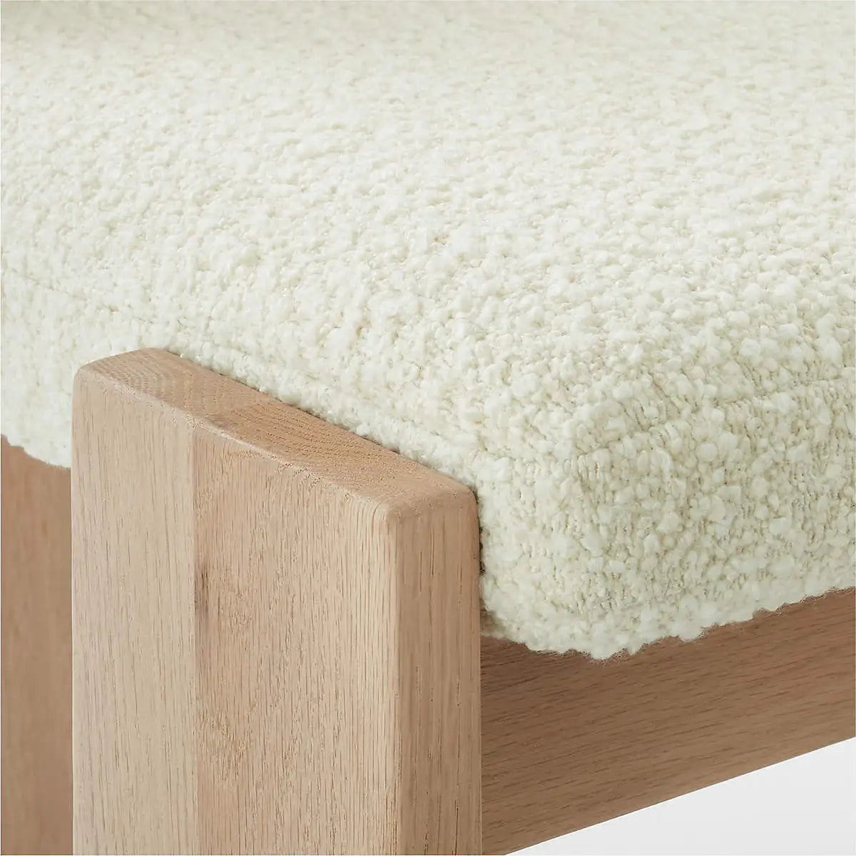 Elegant White Boucle Dining Chair: Solid Oak Wood, Modern Design, Comfy Seating