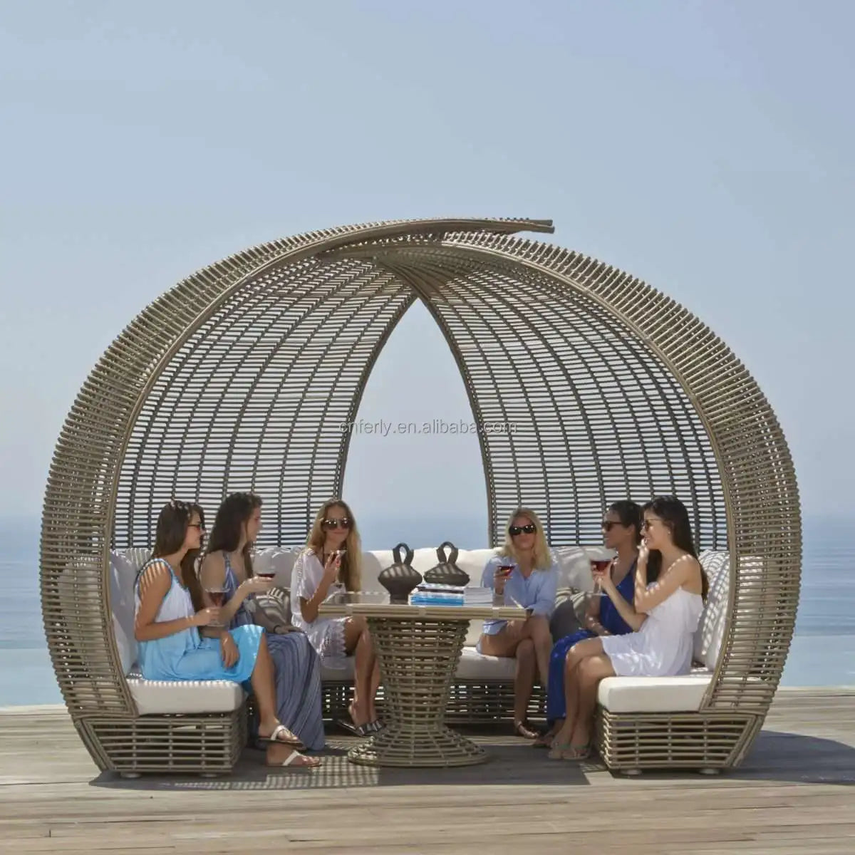 Premium All-Weather Round Rattan Sun Bed for Commercial Outdoor Projects