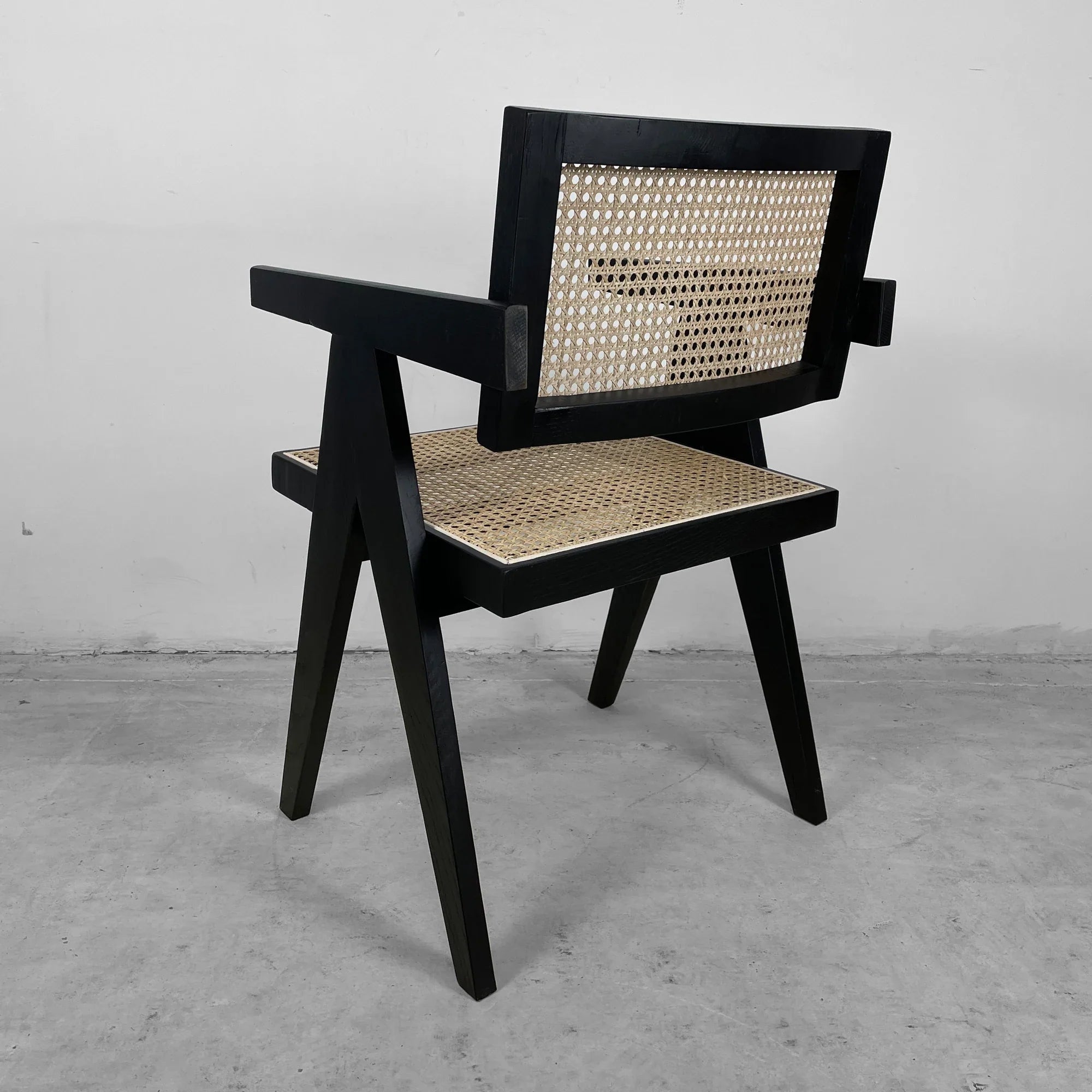 Elegant Black Oak Rattan Dining Chair for Modern Home Restaurant Hotel Wedding