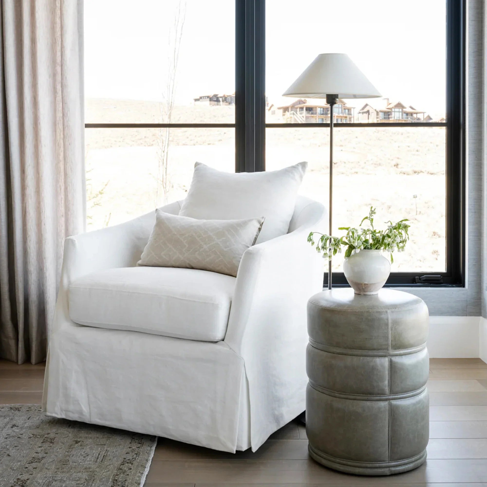 Elegant French Linen Upholstered Single Sofa Chair for Living Room Comfort