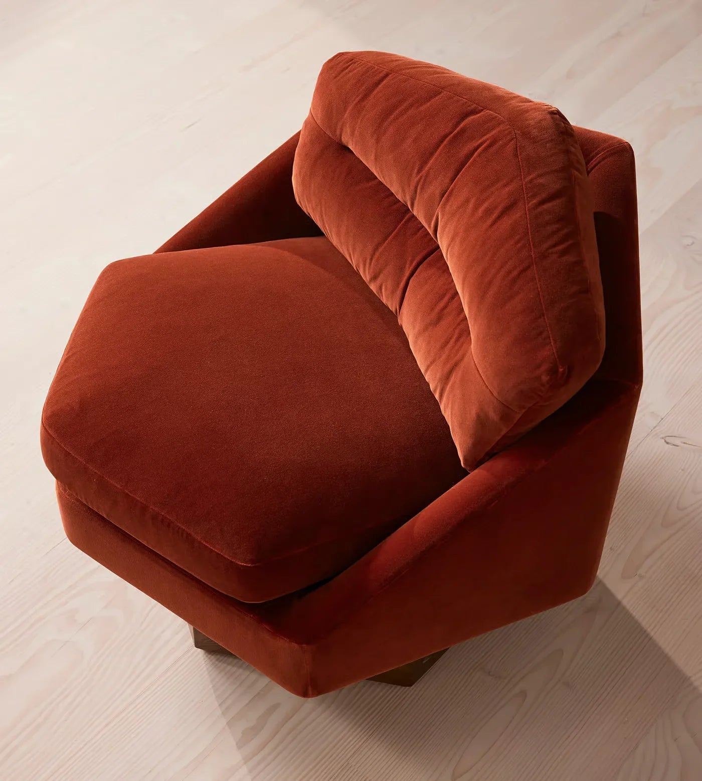Luxurious Hexagonal Velvet Swivel Living Room Armchair with Solid Oak Base