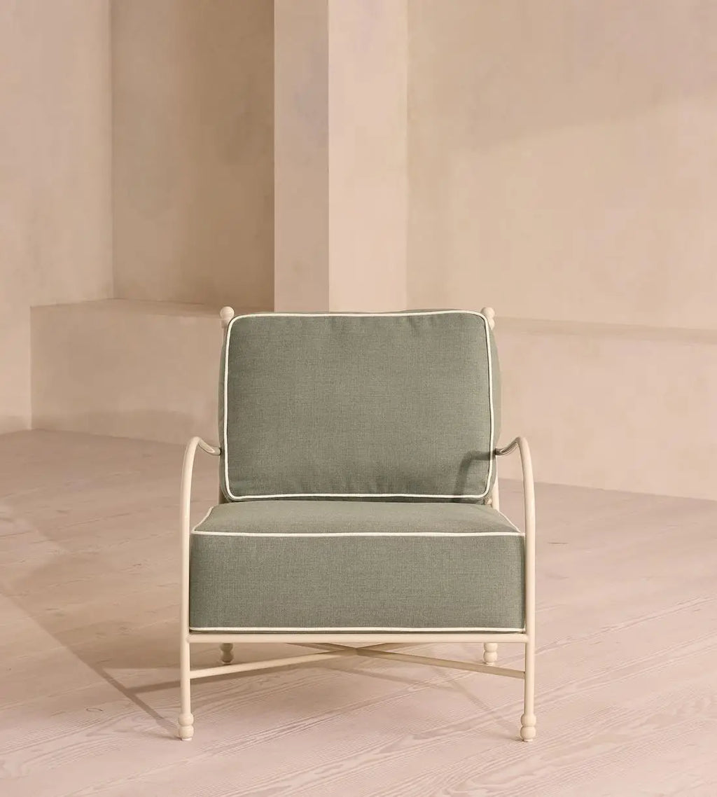 Plush Modern Fabric Single Sofa Armchair with Sturdy Oak Legs for Living Room