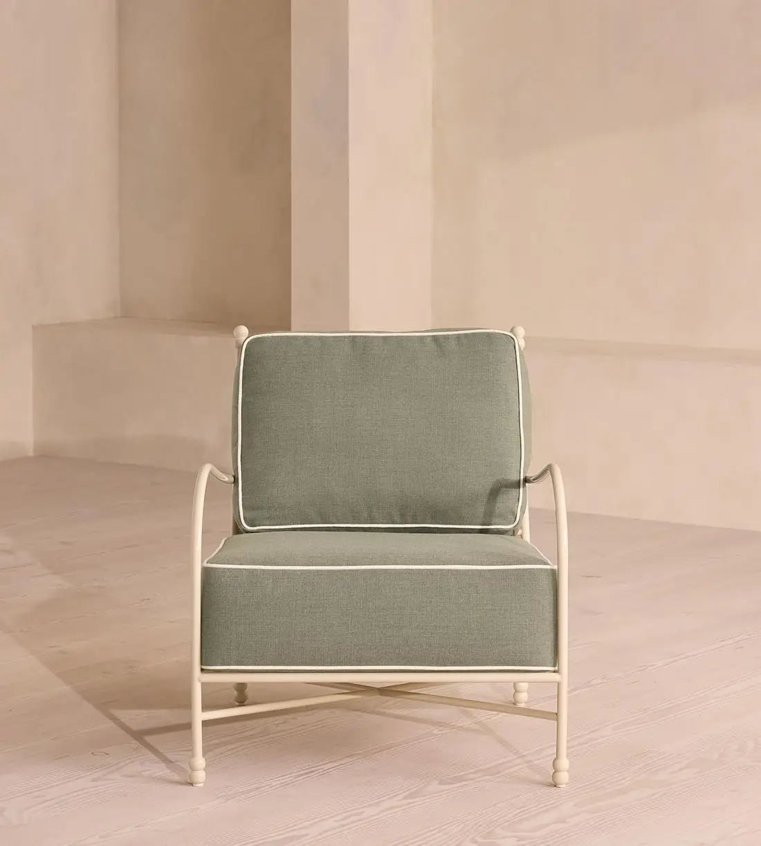 Plush Modern Fabric Single Sofa Armchair with Sturdy Oak Legs for Living Room