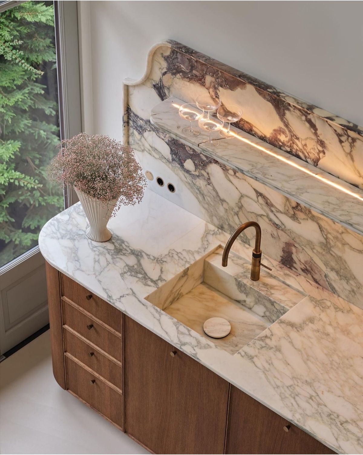 Rolando Solid wood and calacatta marble cabinet basin