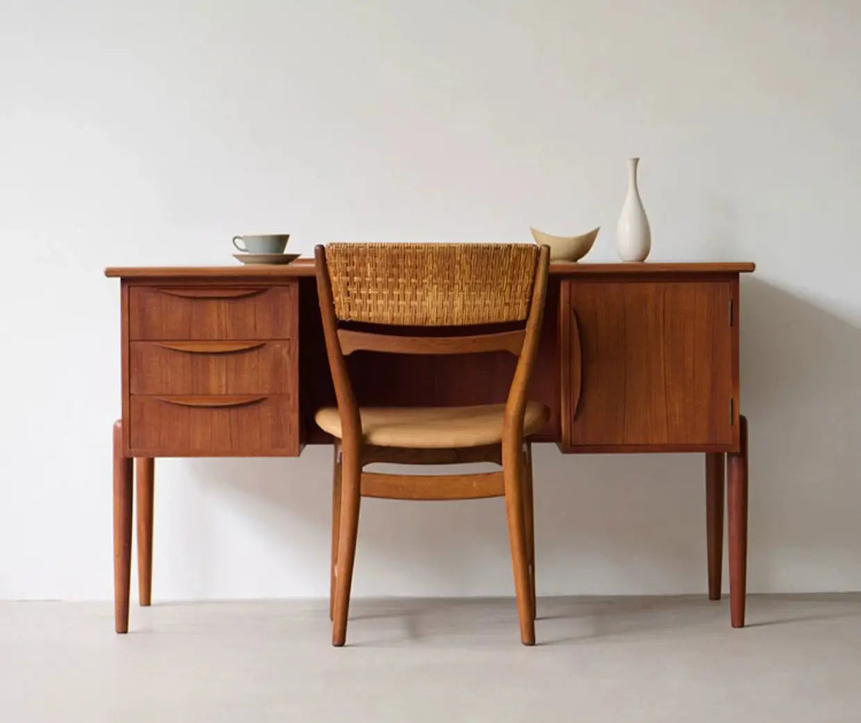 Vittoria Retro Cherry Wood Danish Writing Desk