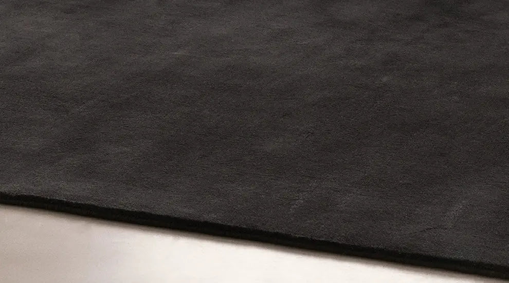 Florian Retro Solid Color Carpet – Handmade Minimalist Design