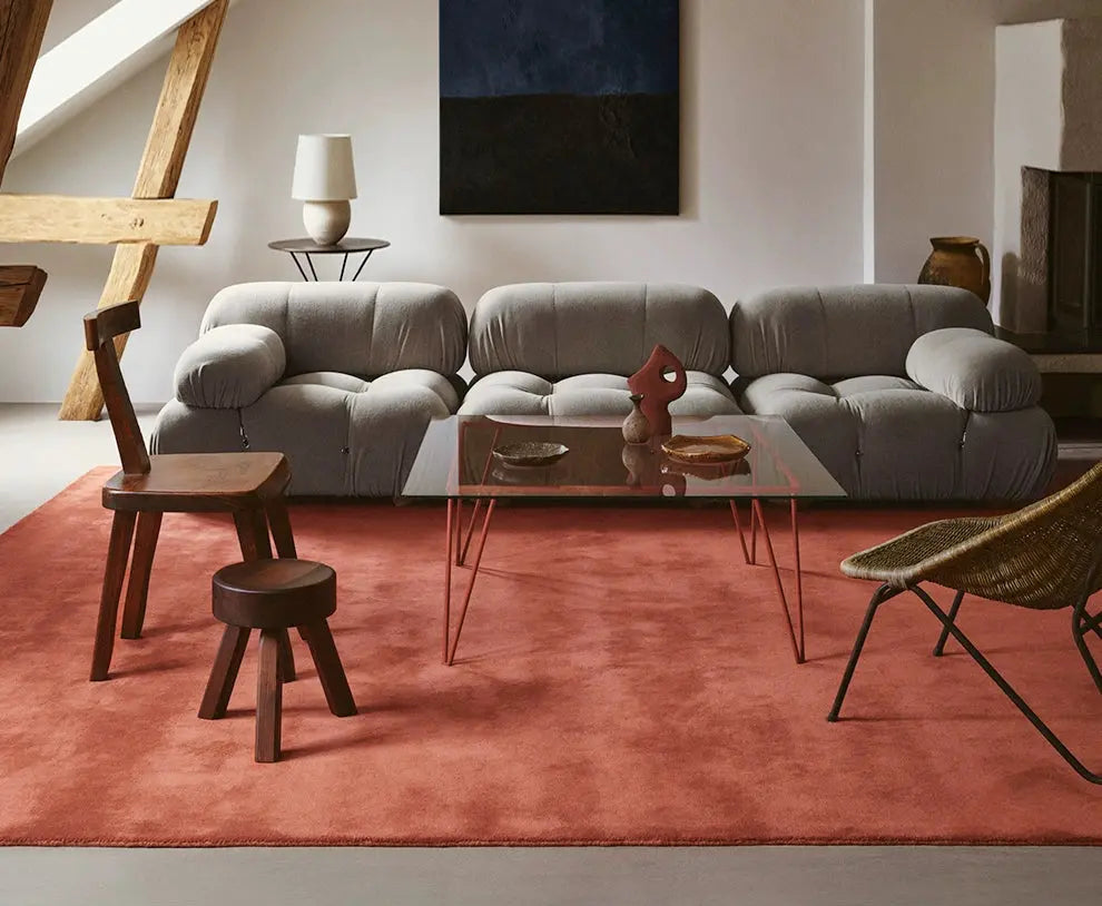 Vivienne Red Carpet Bedside Rug – Luxurious Wool Texture
