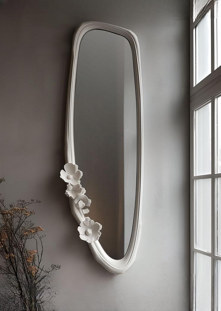 Nevaeh Retro Carved Wall Mirror