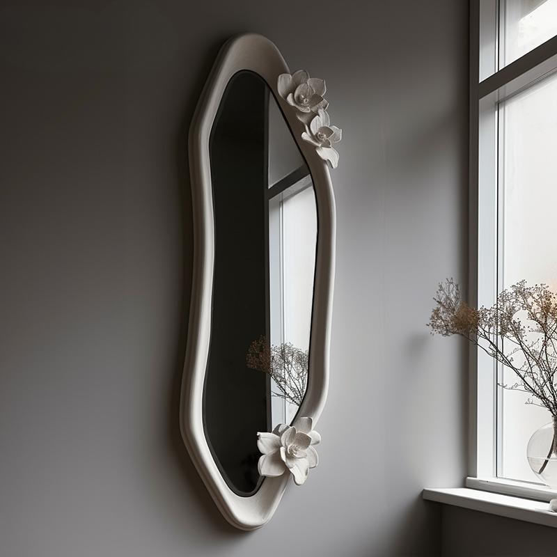 Nevaeh Retro Carved Wall Mirror