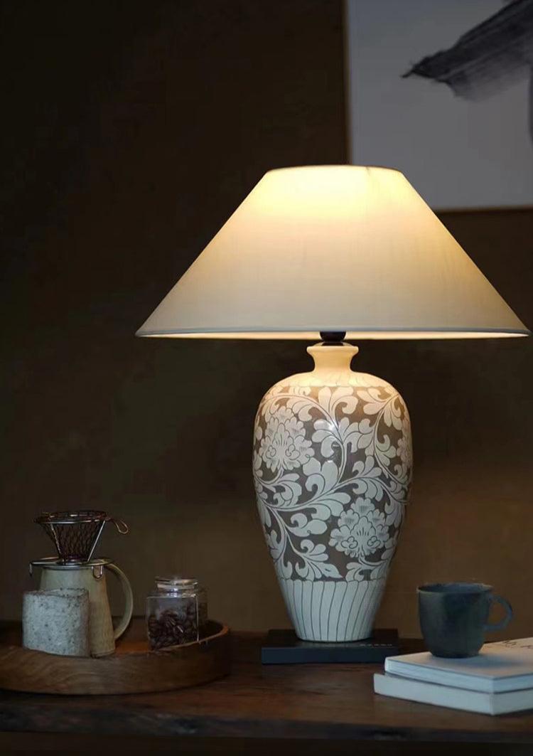 Saoirse Classical Ceramic Chinese Table Lamp