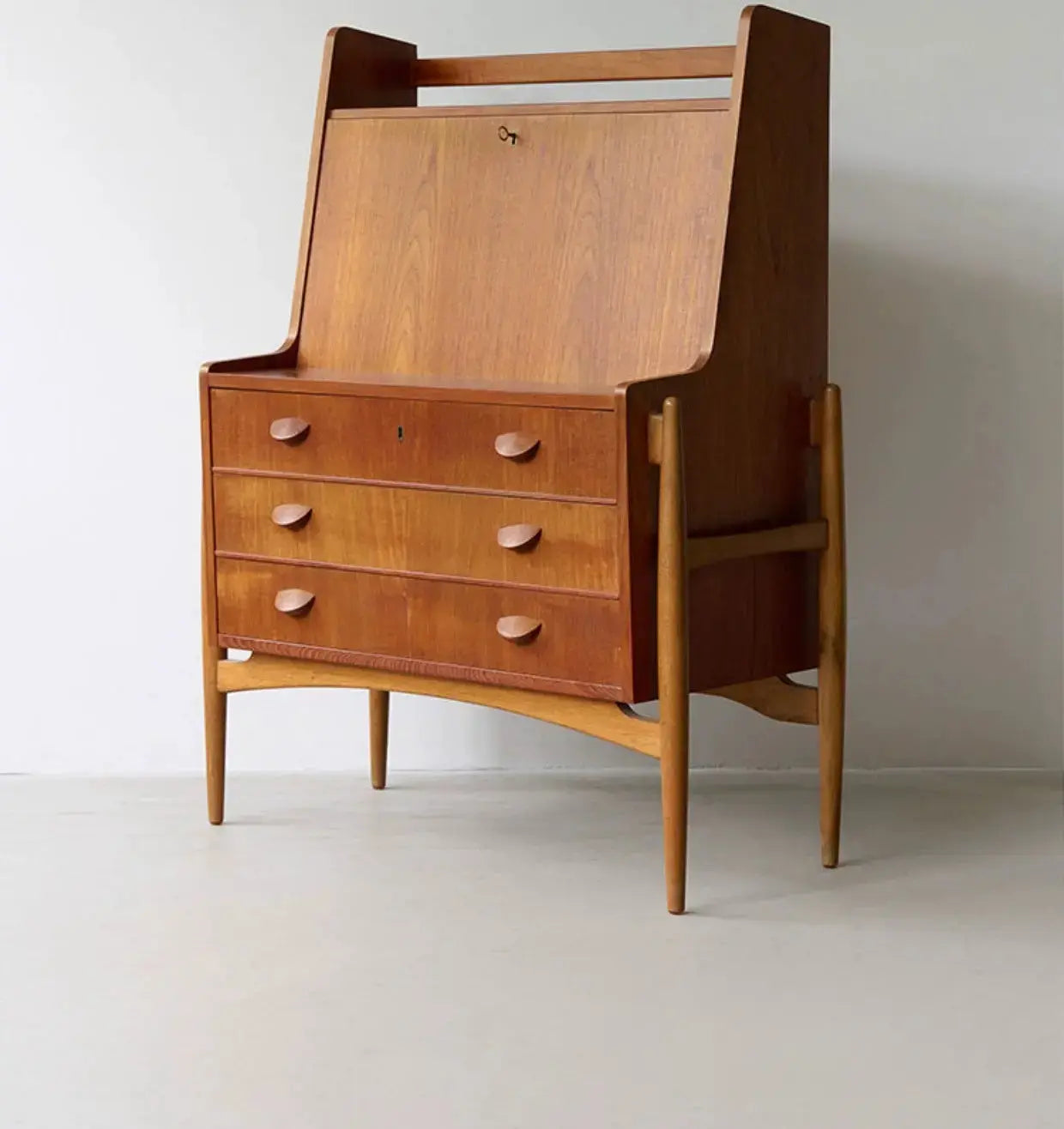 Briar Retro Modern Secretary Desk With Drawers