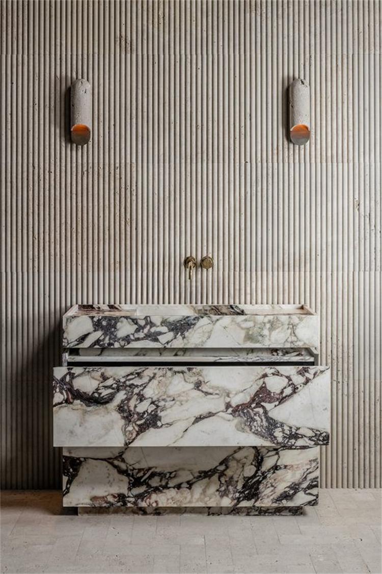 Diana Floor-Standing Stone Basin