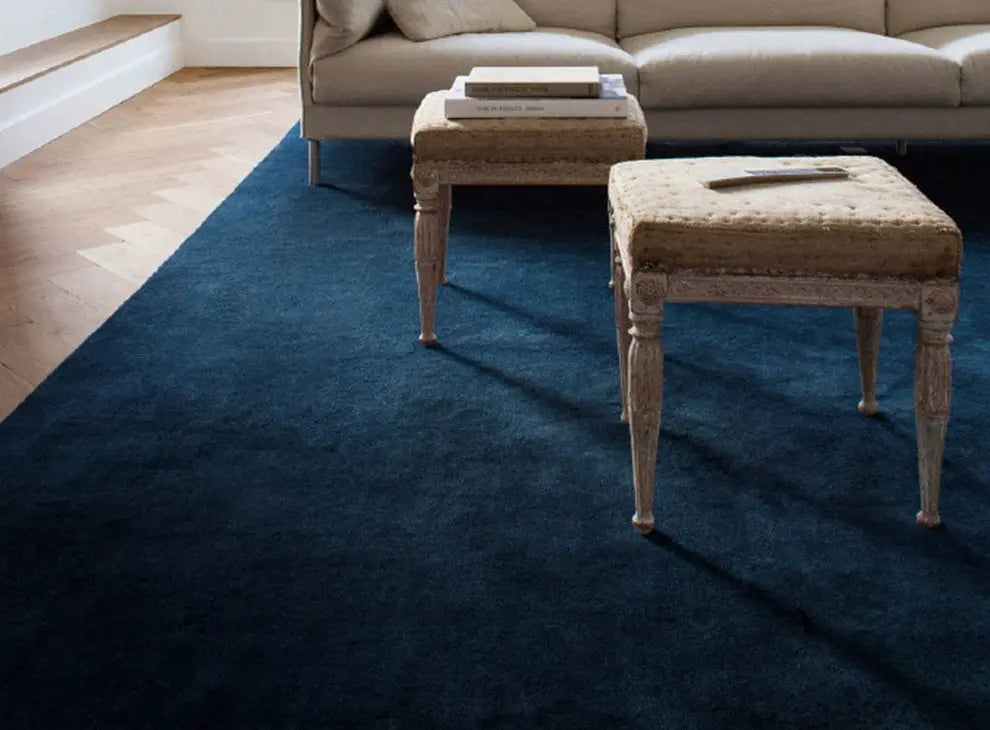 Elowen Hand-Woven Blue Minimalist Area Rug – Light Luxury Design